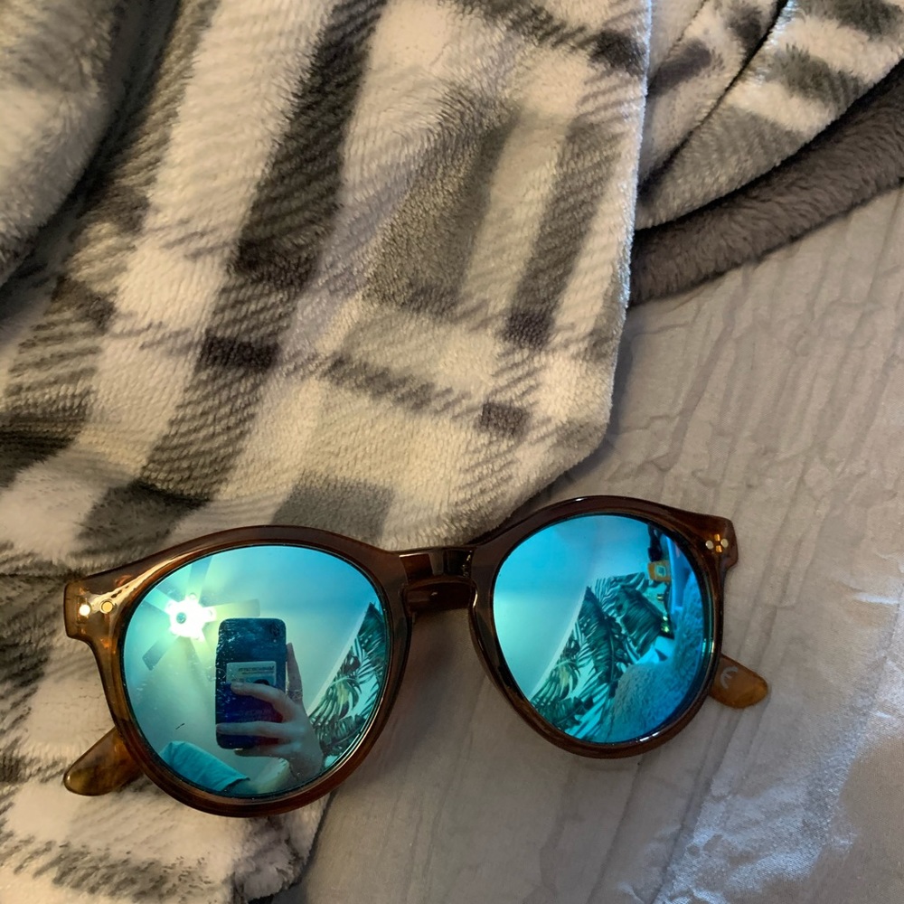 reflective sunglasses